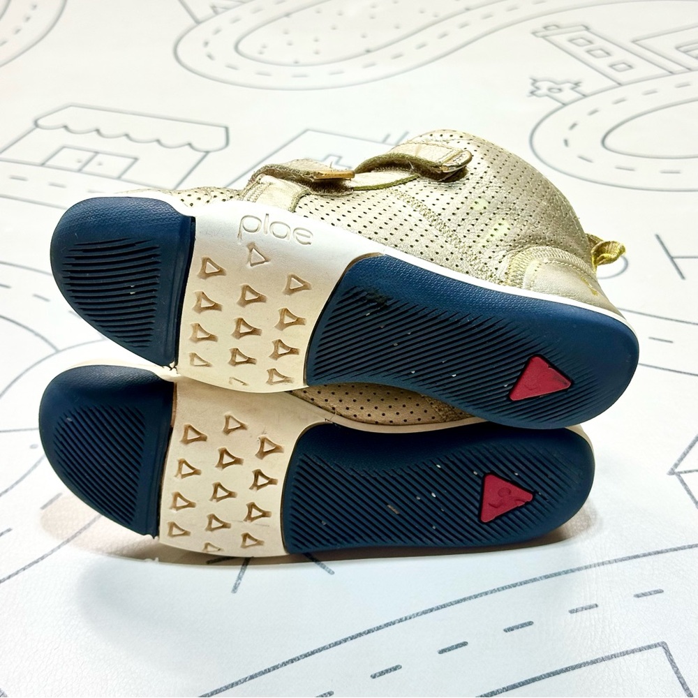 PLAE Max in Gold 2020 - Picture 9 of 13